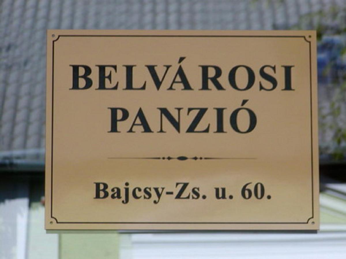 Belvarosi Panzio Bed & Breakfast Debrecen Luaran gambar