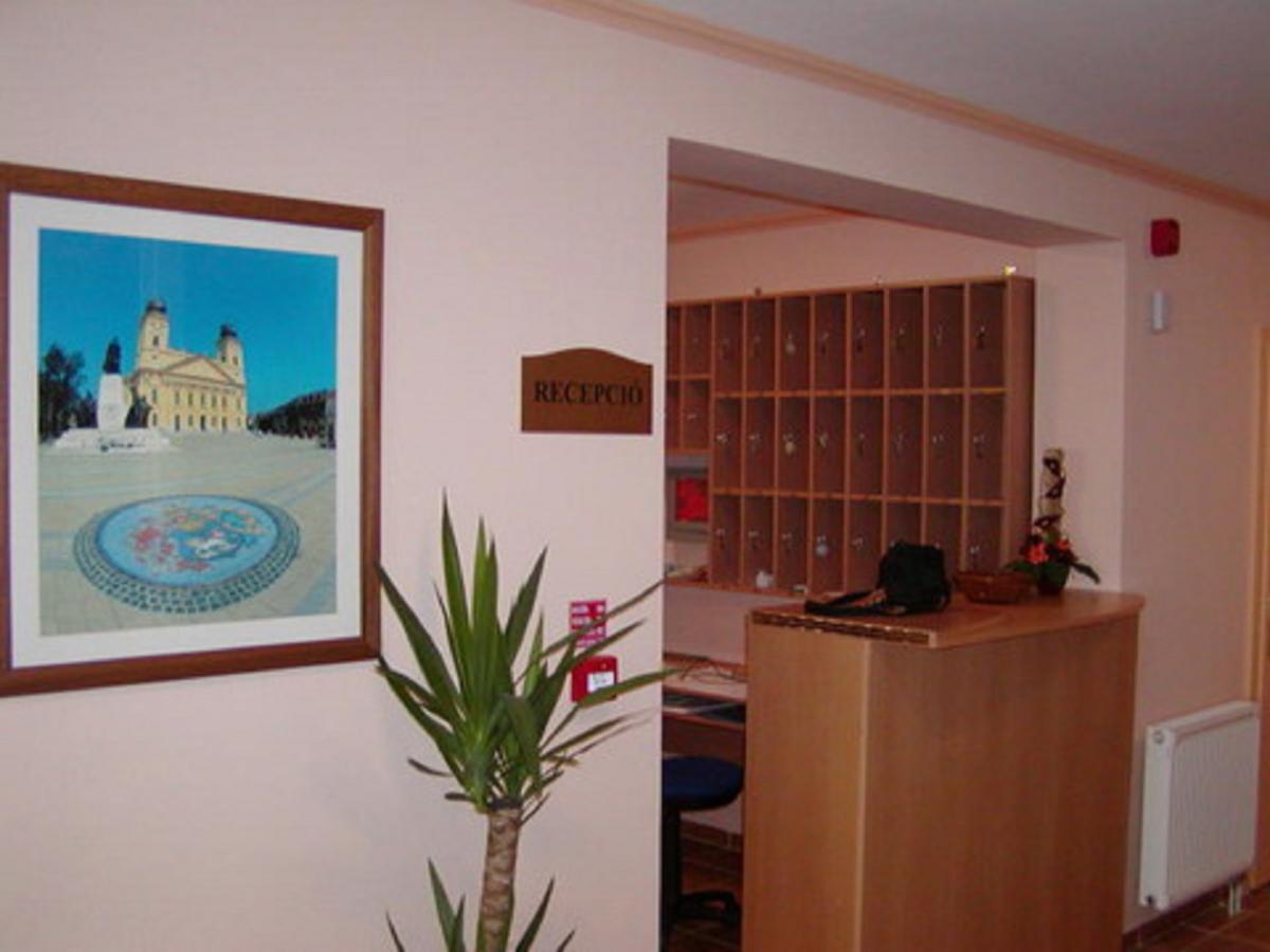 Belvarosi Panzio Bed & Breakfast Debrecen Luaran gambar